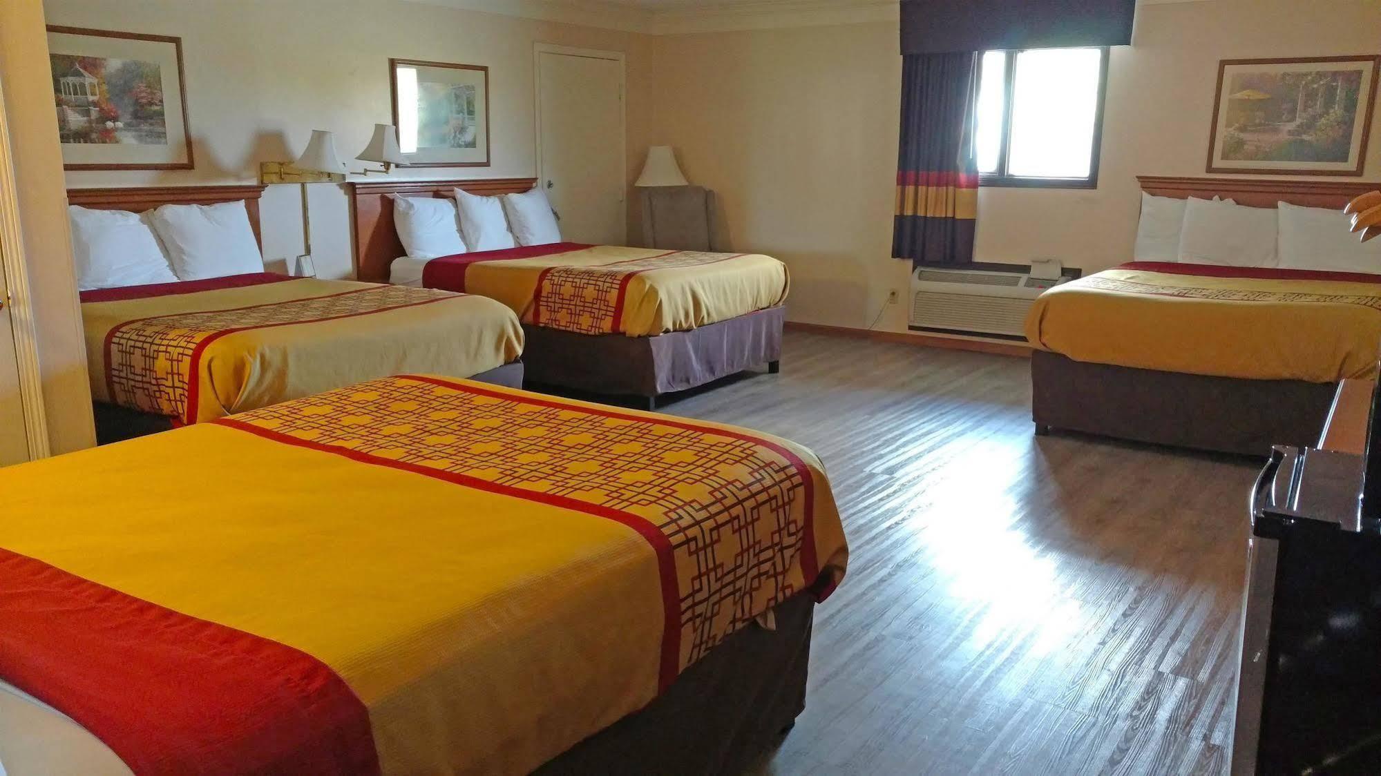Americas Best Value Inn & Suites Thief River Falls Bagian luar foto
