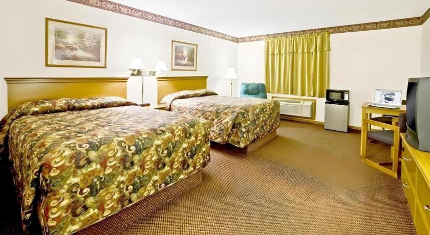 Americas Best Value Inn & Suites Thief River Falls Bagian luar foto