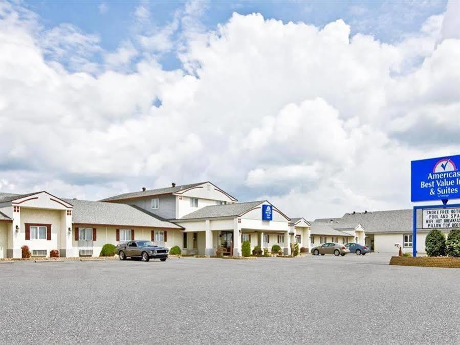 Americas Best Value Inn & Suites Thief River Falls Bagian luar foto