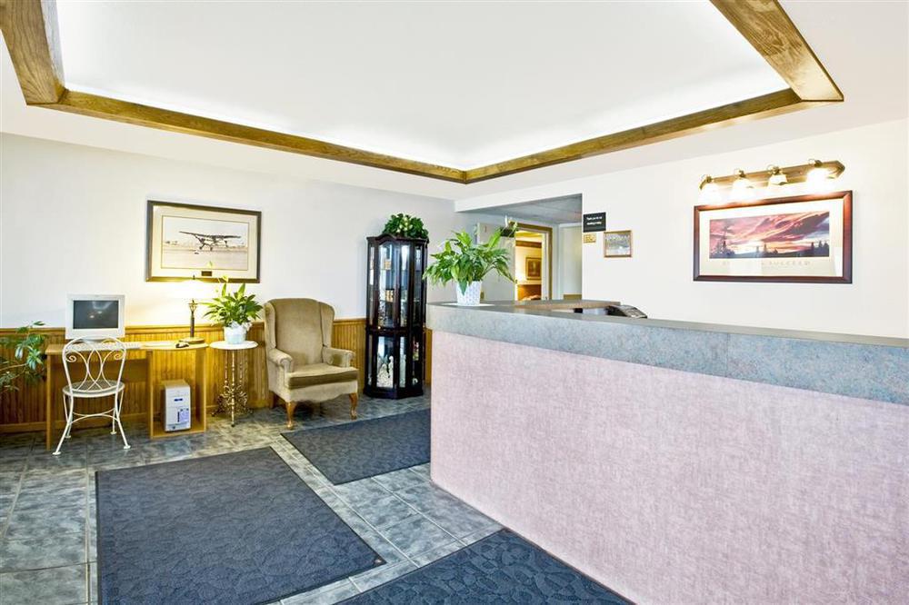 Americas Best Value Inn & Suites Thief River Falls Interior foto